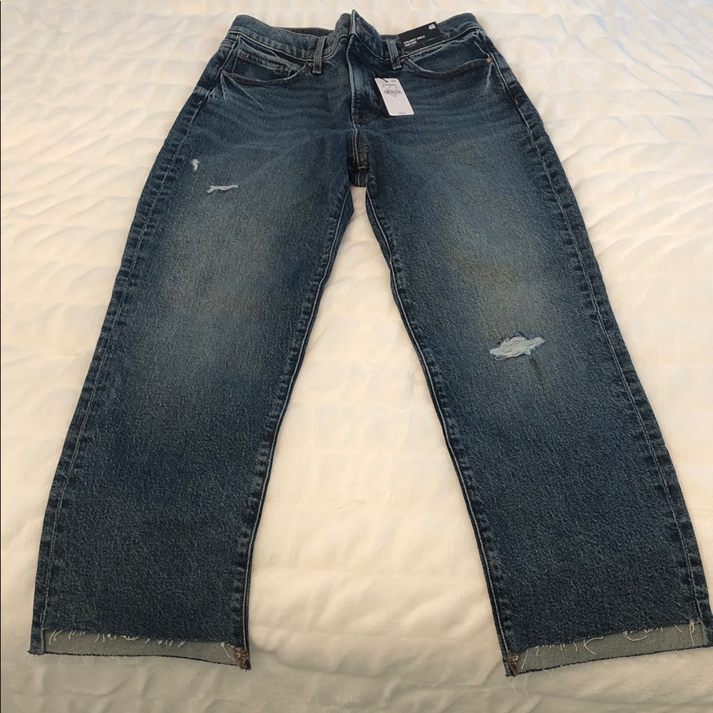 Women’s straight ankle length Blue Distressed Jeans
